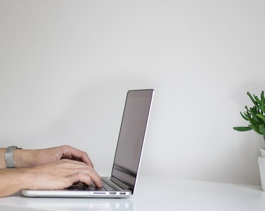 Techniczne postępy ukazane w Internecie, elektronika i multimedia razem wzięte Techniczne postępy ukazane w Internecie, elektronika i multimedia razem wzięte