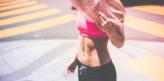 Dobre nawilżenie i odżywienie skóry na dekolcie bardzo ważnym zabiegiem