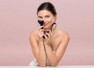 Pragniesz wyglądać stylowo, ale nie wiesz, jak wykonać makijaż? Sprawdź!