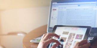 Oglądamy telewizję. Oglądamy telewizję.