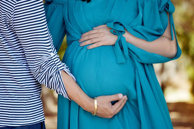 Ciążowe sukienki wysokiej jakości – gwarancja zadowolenia
