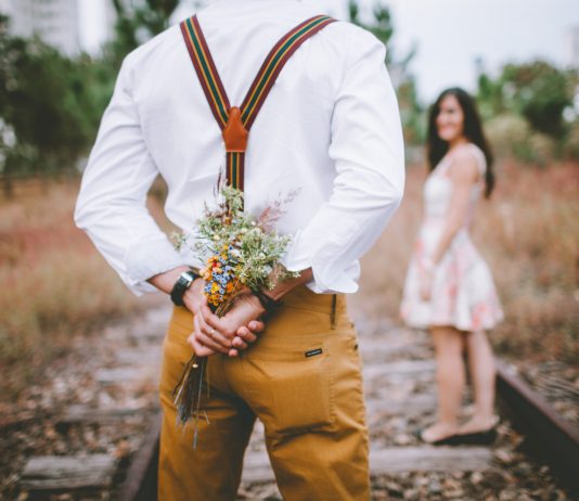 Czy miłość ma wpływ na zdrowie? zakochana para, zdrowa miłość