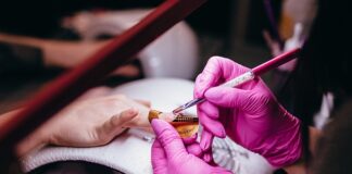Czy można robić manicure w domu?