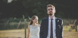 Czy do ecru pasuje srebro?