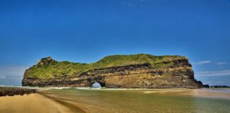 Jak zakleić dziurę w bucie?