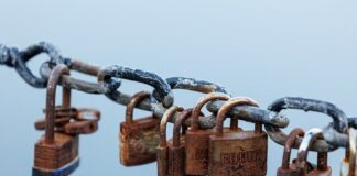 Po co są dwa zamki w kurtce? Po co są dwa zamki w kurtce?