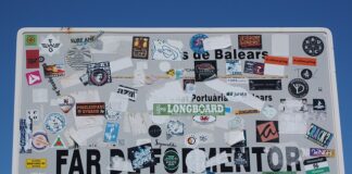 Czy zdejmuje się naklejki z czapek? Czy zdejmuje się naklejki z czapek?