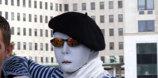 Komu pasuje beret? Komu pasuje beret?