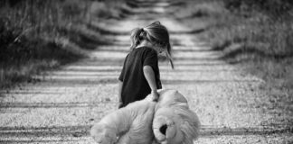 Czy można chodzić boso po domu? Czy można chodzić boso po domu?