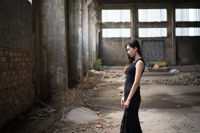 Czy w sukience w kwiaty można iść na wesele? Czy w sukience w kwiaty można iść na wesele?