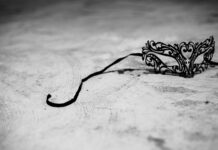 Jak się ubrać na imprezę 2023? Jak się ubrać na imprezę 2023?