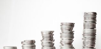 Jak nosić luźna bluzkę? Jak nosić luźna bluzkę?