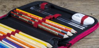 Jak uszyć piórnik na kredki? Jak uszyć piórnik na kredki?